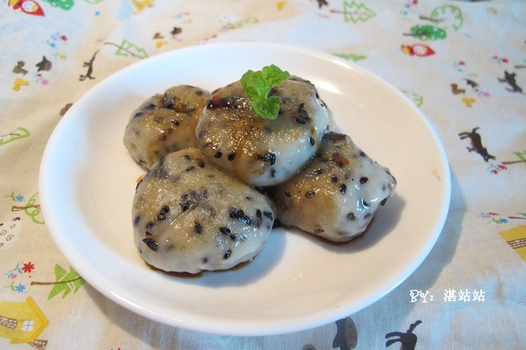 黑芝麻豆腐糯米球的做法