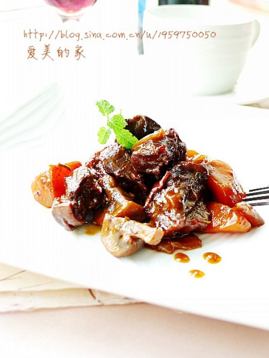 红酒烩牛肉的做法