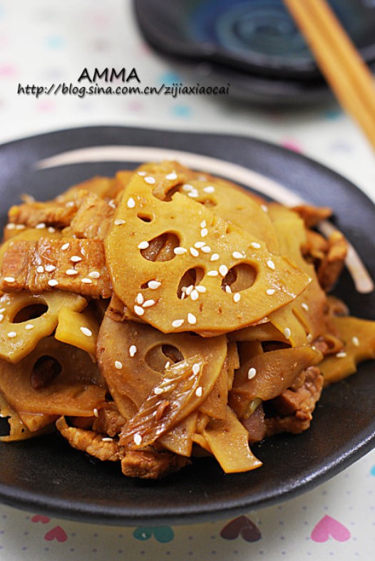五花肉炒藕片的做法