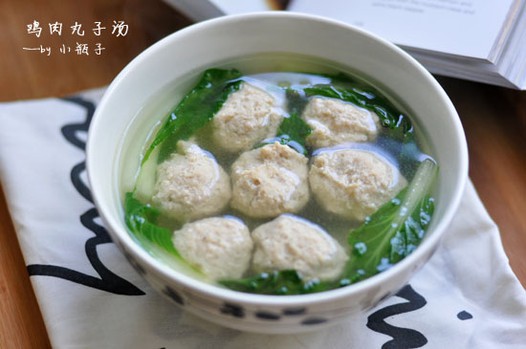 鸡肉丸子青菜汤的做法