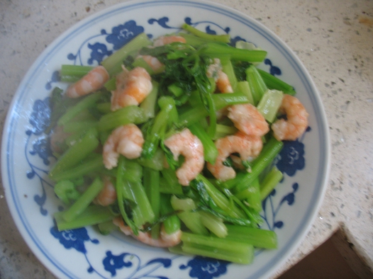 芹菜炒虾仁的做法