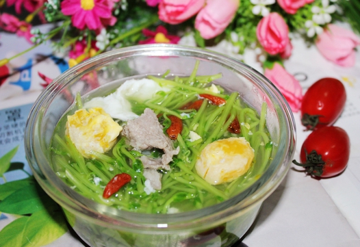 咸蛋瘦肉浸豆苗的做法