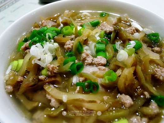 榨菜肉丝面的做法