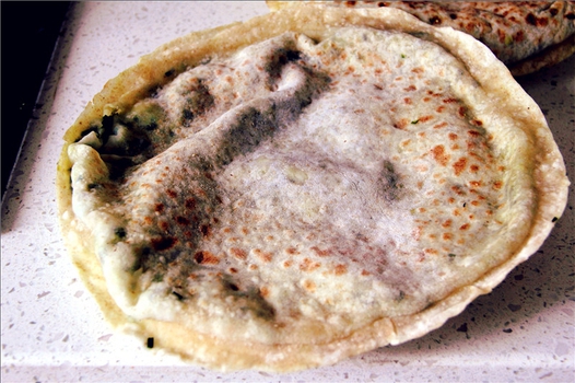 韭菜鸡蛋虾皮烙饼的做法