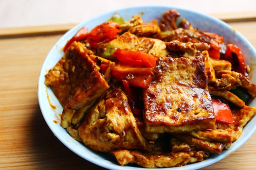 酱味焖烧豆腐的做法