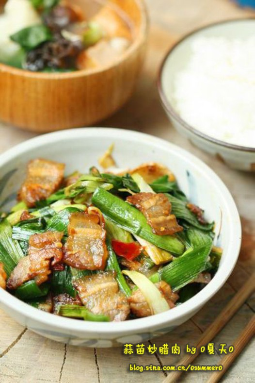 蒜苗炒腊肉的做法