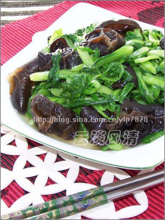 木耳炒青菜的做法