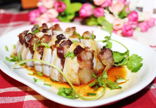 腊肉蒸香芋的做法