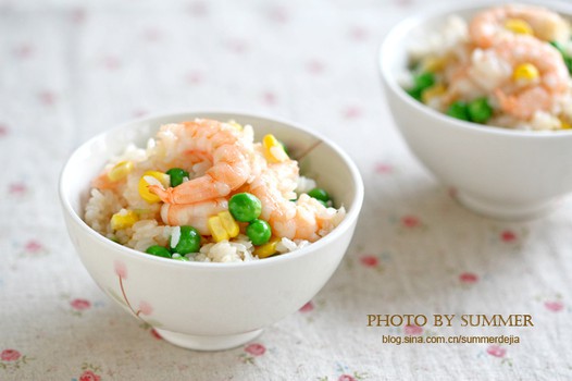 豌豆玉米虾仁炒饭的做法