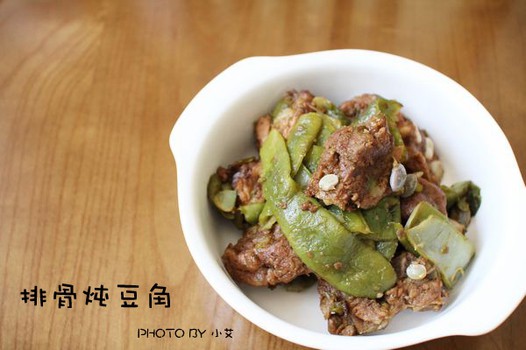 东北排骨炖豆角的做法