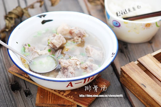 清淡版排骨汤的做法