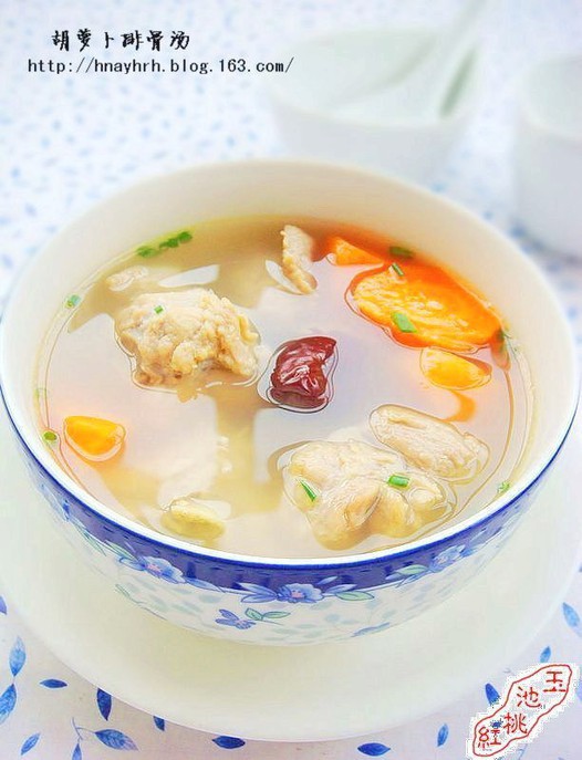 胡萝卜排骨汤的做法