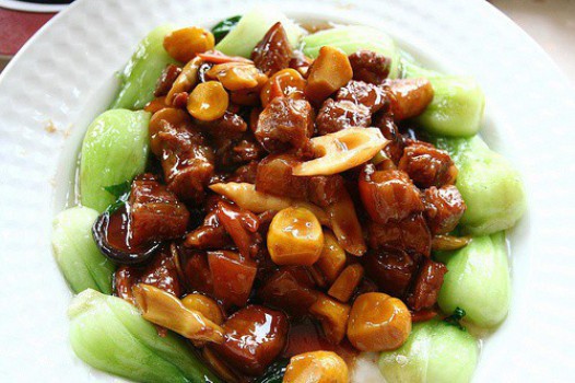 板栗红烧肉的做法