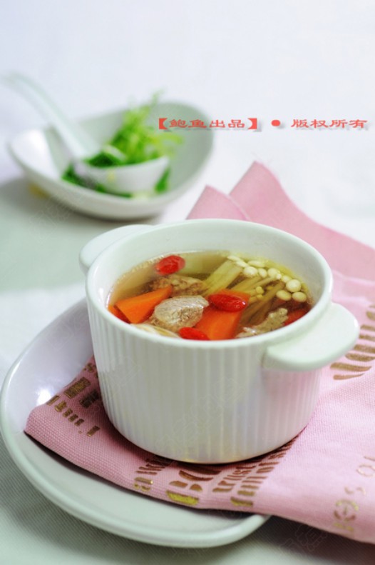 暖胃羊肉煲的做法