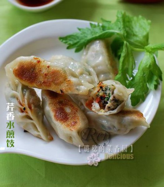 芹香柳叶水煎饺的做法