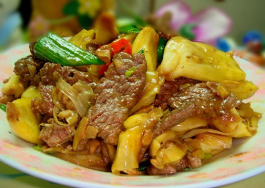 菠萝蜜炒牛肉的做法