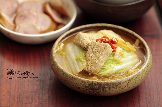 辣味白菜炖冻豆腐的做法