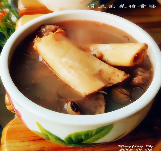 眉豆发菜猪骨汤的做法