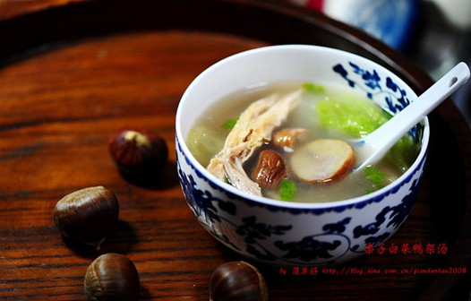 栗子白菜鸭架汤的做法