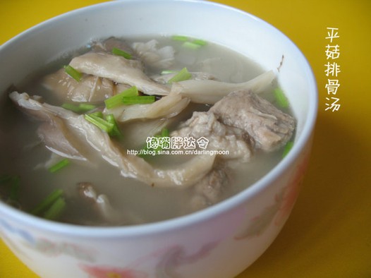 平菇排骨汤的做法