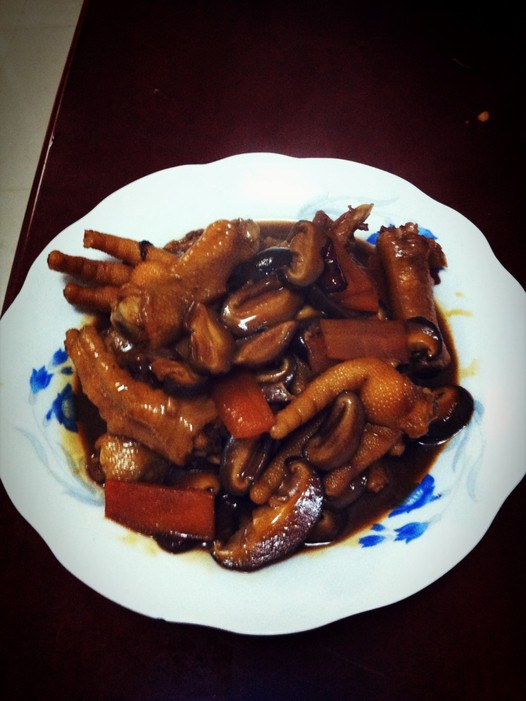 红烧香菇鸡脚的做法