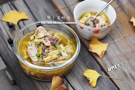 笋干老鸭汤的做法
