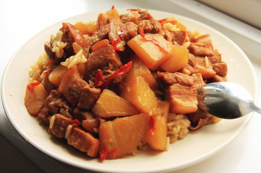 红烧肉烩饭的做法
