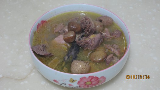 板栗炖鸡的做法