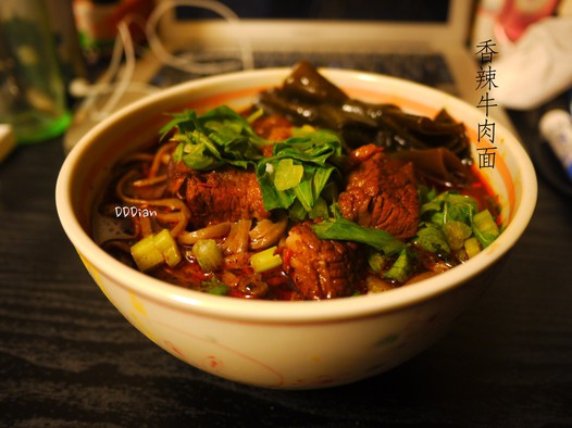 川味香辣牛肉面的做法