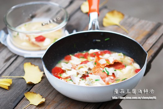 蘑菇豆腐海鲜汤的做法