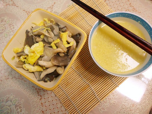 快手平菇炒蛋的做法
