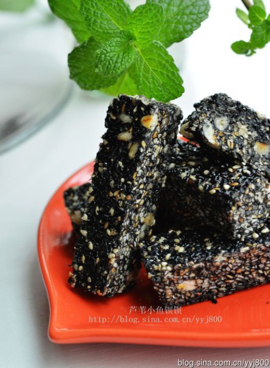 松子芝麻酥糖的做法