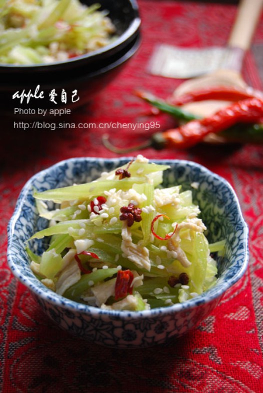 西芹炒鸡肉的做法