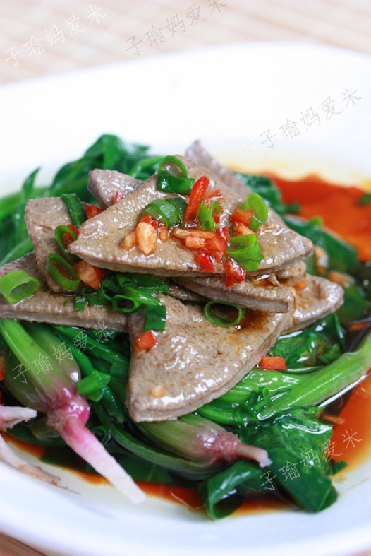 葱油猪肝菠菜的做法