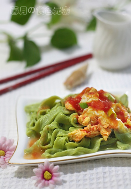 菠菜汁手擀面的做法