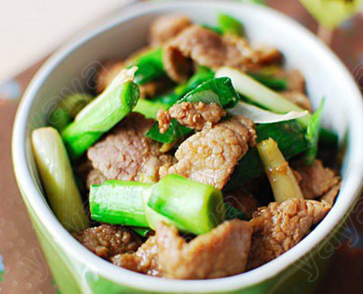 蒜苗炒牛肉的做法