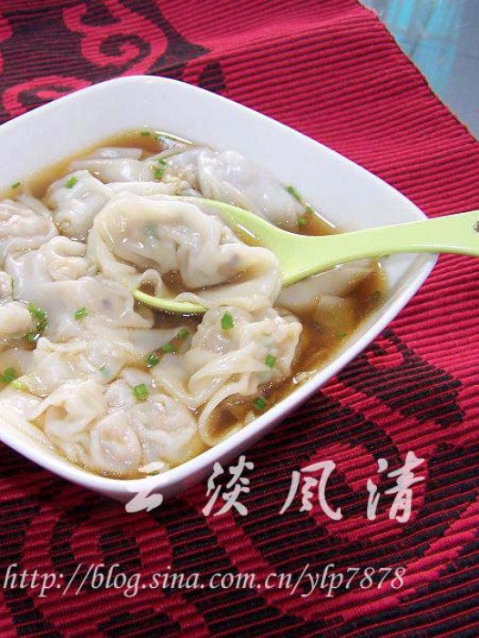 西芹香菇鲜肉馄饨的做法