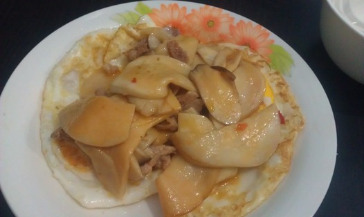 鸡腿菇炒肉片的做法