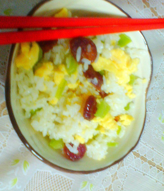 腊肠青椒蛋炒饭的做法