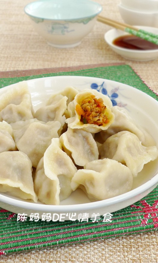 胡萝卜香菇肉饺子的做法