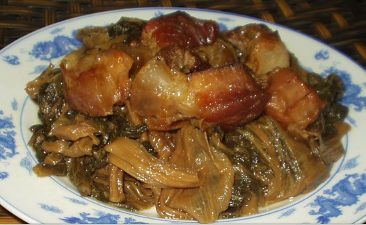 菜干焖五花肉的做法