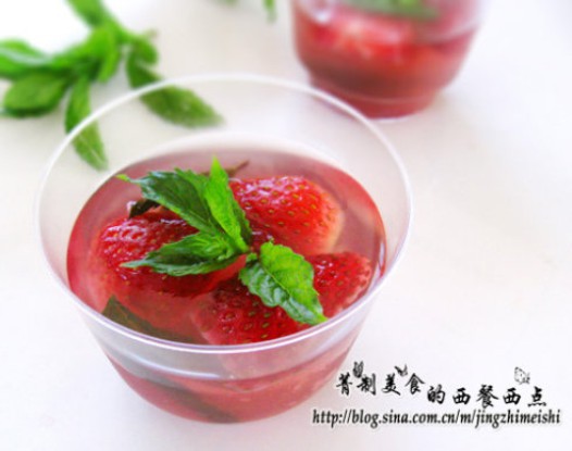 草莓红酒冻的做法
