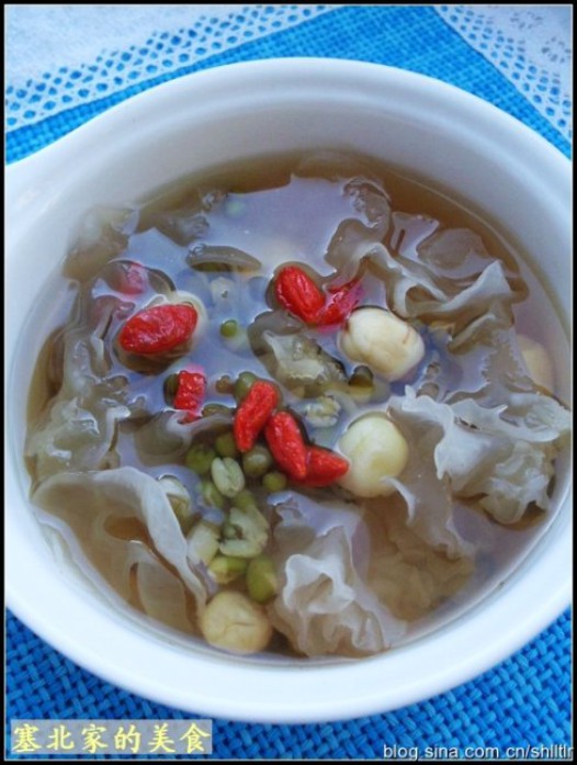 银耳莲子绿豆汤的做法