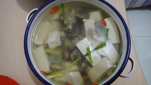 花蛤豆腐汤的做法