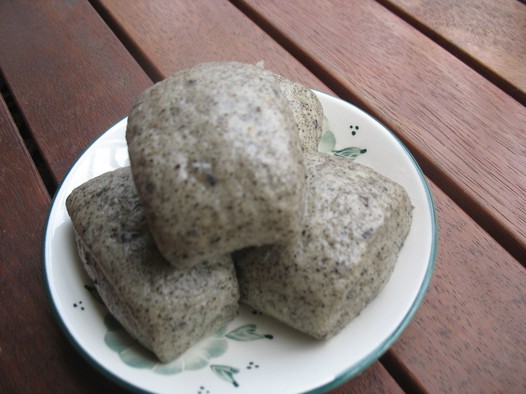 黑芝麻馒头的做法