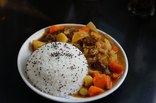 牛腩咖喱饭的做法