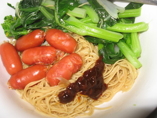 青菜香肠寿桃面的做法