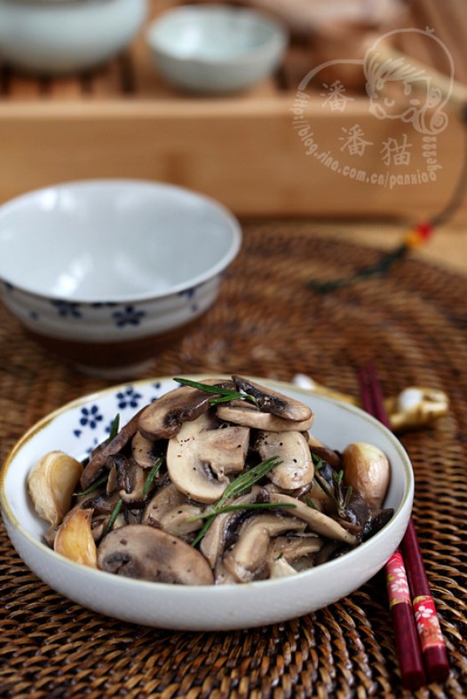 香黑椒炒杂菌的做法