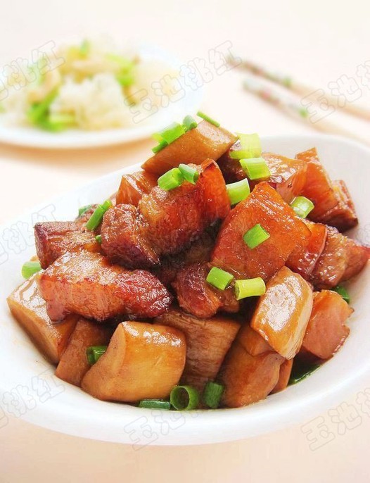 杏鲍菇红烧肉的做法