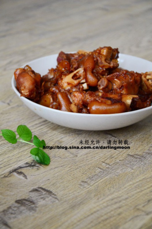 电饭锅卤猪蹄的做法